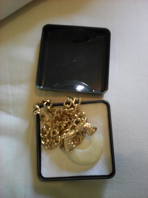 Colier black or  acheter vendre