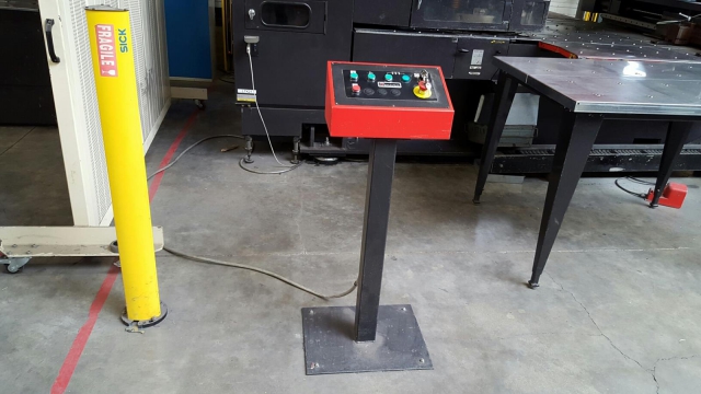 Disponible poinconneuse amada pega acheter vendre