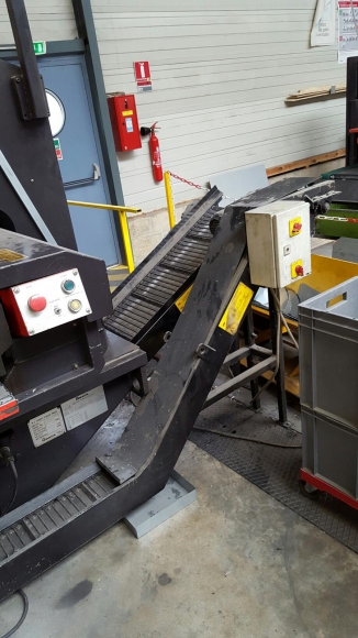 Disponible poinconneuse amada pega acheter vendre