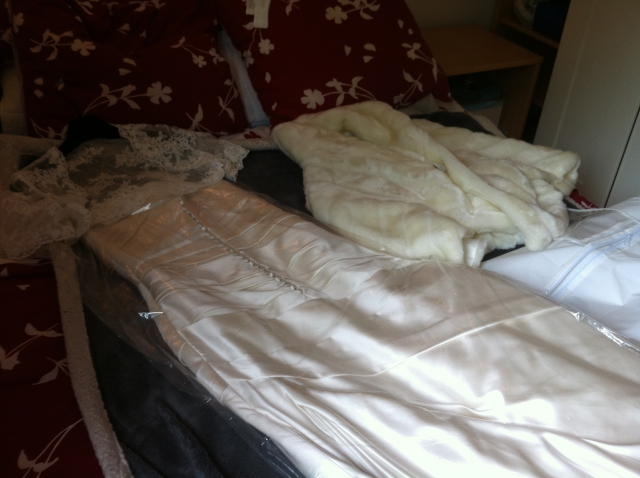 Robe de Mariée Ivoire Satin acheter vendre