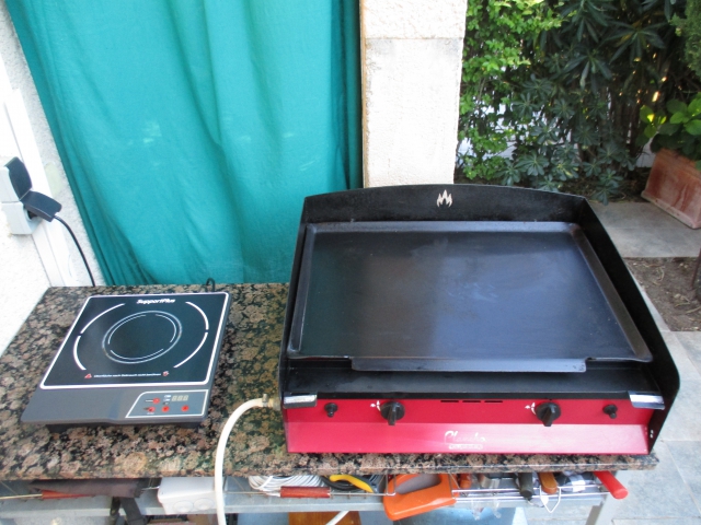 TRES BELLE PETITE MAISON avec de meubles de qualités acheter vendre