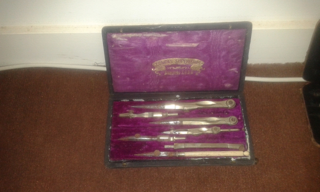 2 boites de compas anciens acheter vendre