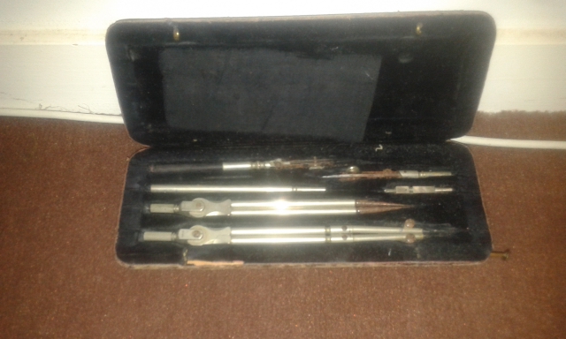 2 boites de compas anciens acheter vendre
