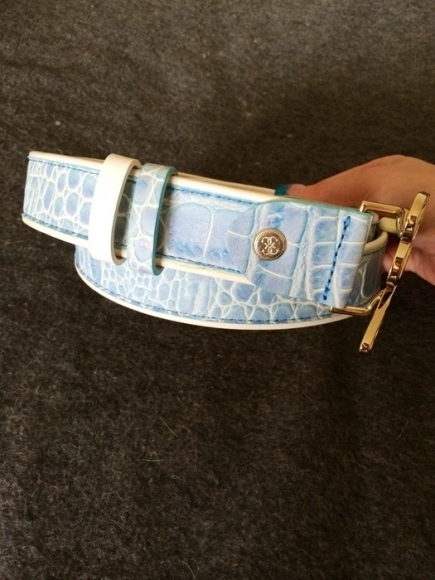 Ceinture GUESS bleue et boucle dorée neuve acheter vendre