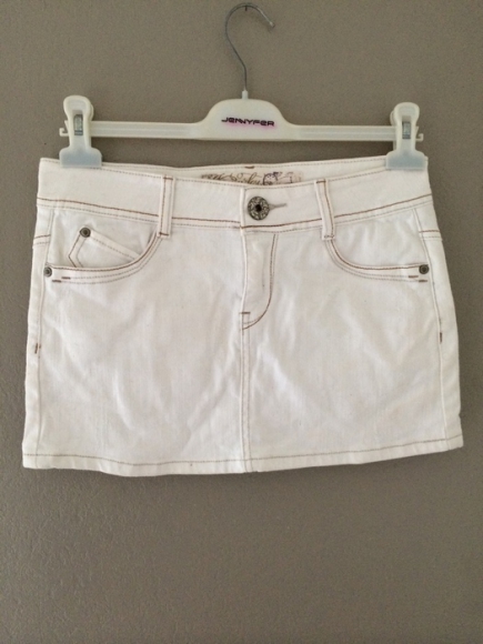 Mini jupe blanche JENNYFER taille 38 acheter vendre