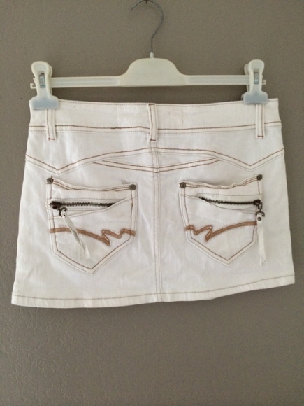 Mini jupe blanche JENNYFER taille 38 acheter vendre