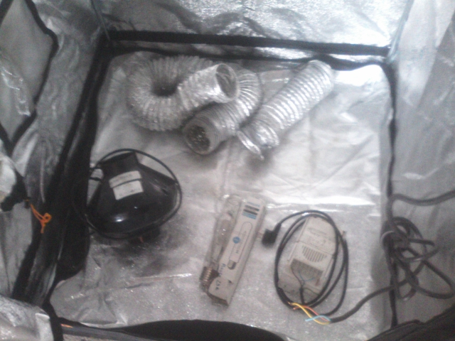 box de culture sous lampe hps 400w et materiel acheter vendre