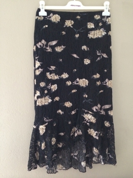 Jupe dentelle noire et beige taille 36 acheter vendre