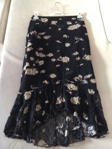 Jupe dentelle noire et beige taille 36 acheter vendre