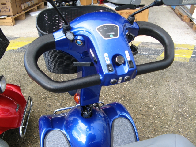 Scooter électrique 4 roues (encore dans emballage) acheter vendre