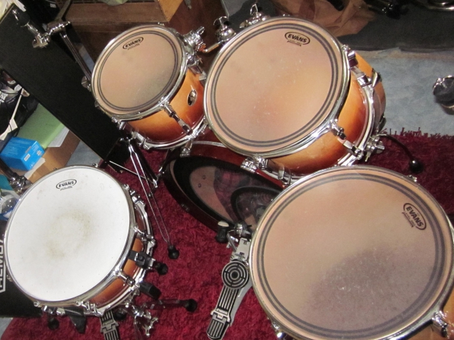 Batterie semi pro avec diverses peaux acheter vendre