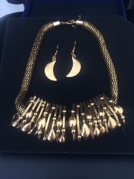 Parure entièrement dorée neuve acheter vendre