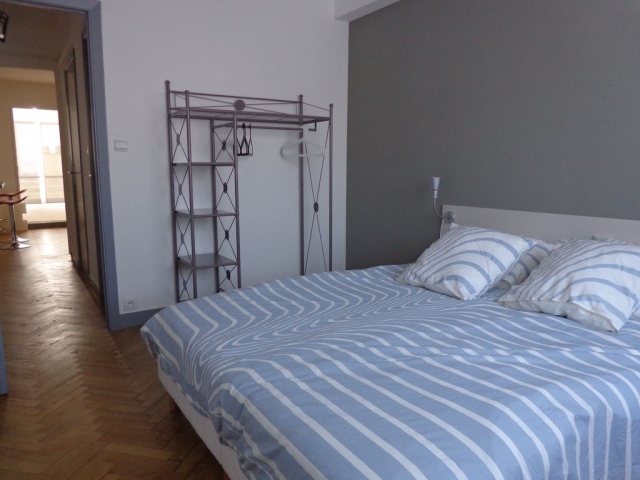  Appartement très agréable dans immeuble très calme. 7°étage avec ascenseur. Rue Des Lavandières Sainte-Opportune 75001 Paris acheter vendre