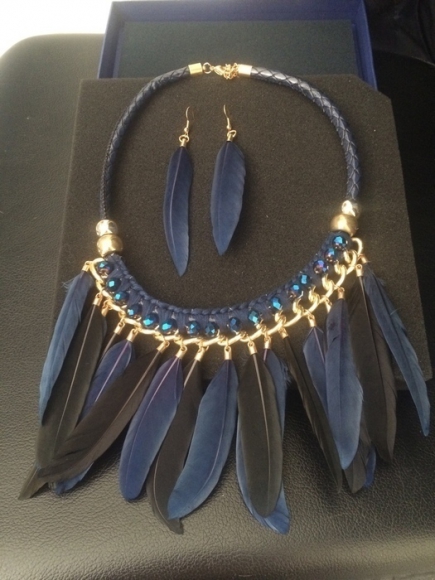 Parure collier bleu et doré avec plumes neuf acheter vendre