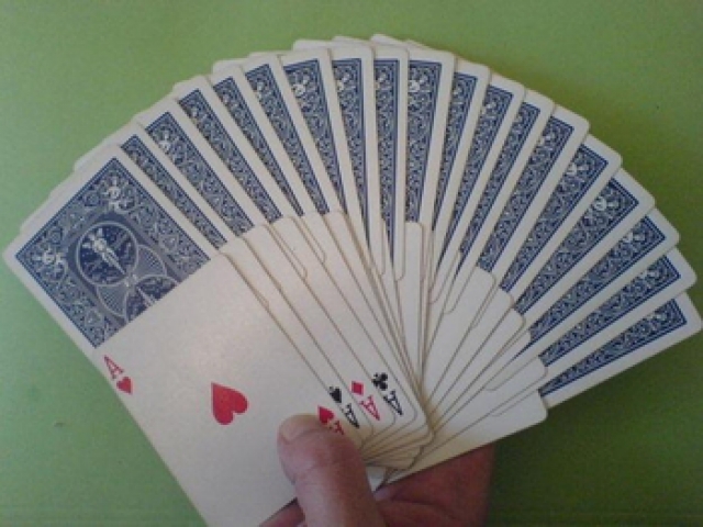 Spectacle de magie en close-up et cours de magie à réserver. acheter vendre