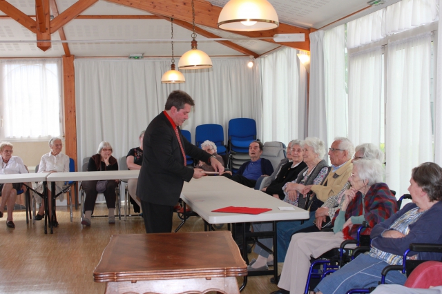 Spectacle de magie en close-up et cours de magie à réserver. acheter vendre