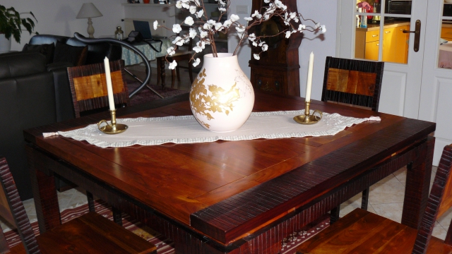 1 TABLE EN ACACIA MASSIF 140 X140 + 4 CH acheter vendre