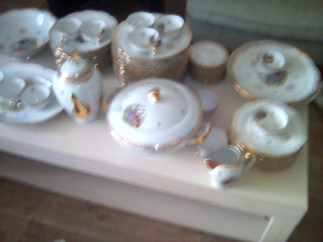 Service porcelaine complet. Royan acheter vendre