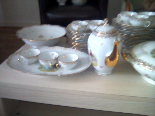 Service porcelaine complet. Royan acheter vendre