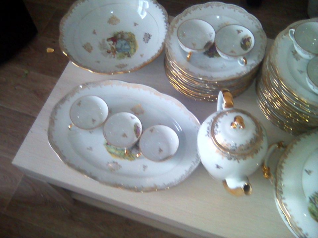 Service porcelaine complet. Royan acheter vendre