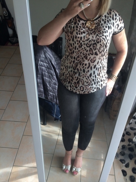 Haut léopard et noir GUESS taille XS neuf acheter vendre