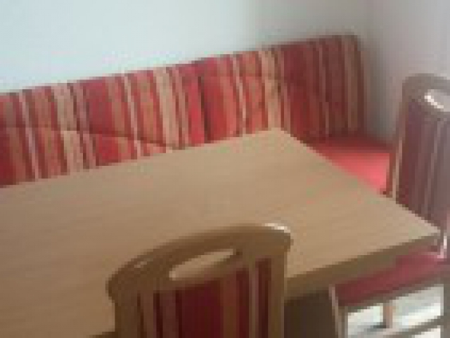 Carnotzet+table+2chaises+tapis assortit acheter vendre