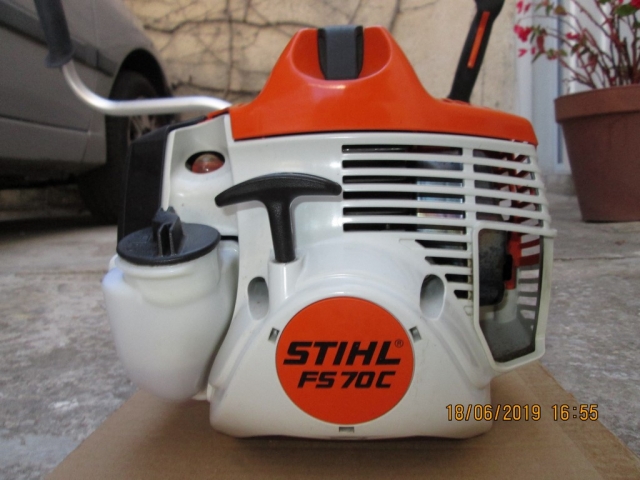  Part. vend Débroussailleuse STIHL FC 70 C  acheter vendre