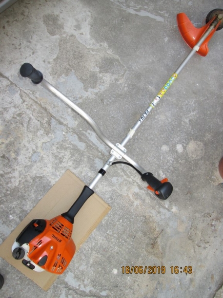  Part. vend Débroussailleuse STIHL FC 70 C  acheter vendre