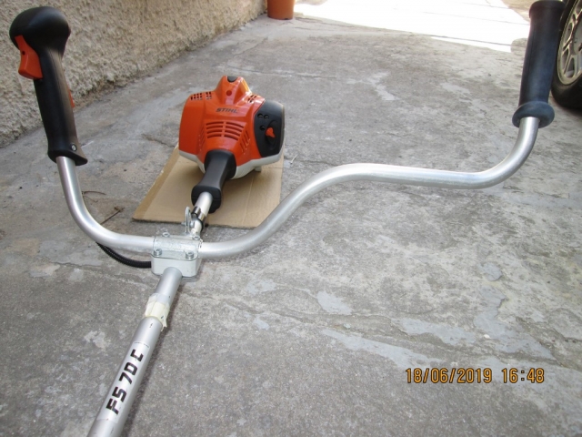  Part. vend Débroussailleuse STIHL FC 70 C  acheter vendre