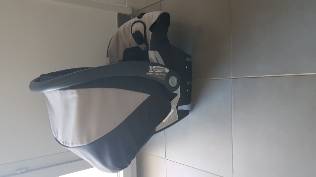 Vend ensemble poussette et cosy PEG PEREGO  acheter vendre