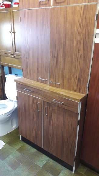 meubles en formica, armoire 3 portes, collections de livres, fauteuil coquille acheter vendre