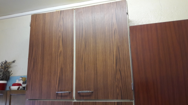 meubles en formica, armoire 3 portes, collections de livres, fauteuil coquille acheter vendre