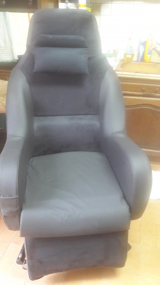 meubles en formica, armoire 3 portes, collections de livres, fauteuil coquille acheter vendre