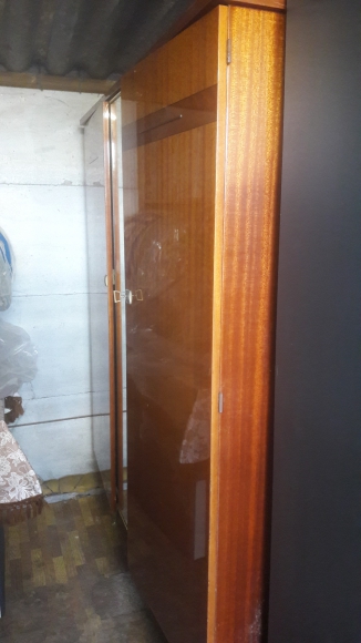 meubles en formica, armoire 3 portes, collections de livres, fauteuil coquille acheter vendre