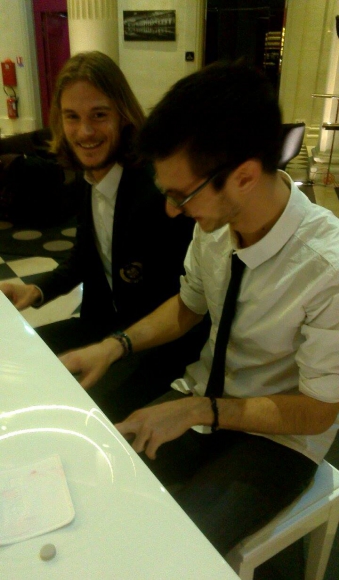 Pianiste du Radisson Blu propose des cours de piano acheter vendre