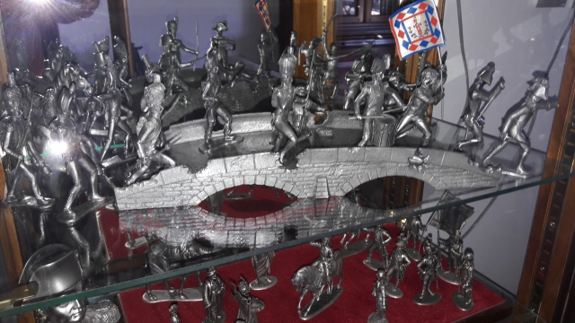 Figurines 1er Empire avec vitrine acheter vendre