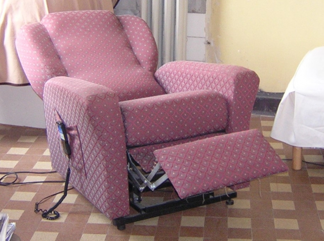 FAUTEUIL-RELEVEUR électrique à télécommande acheter vendre