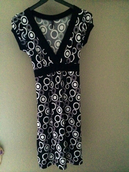 Robe noire et blanche NAF NAF taille M acheter vendre