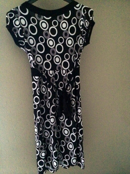 Robe noire et blanche NAF NAF taille M acheter vendre