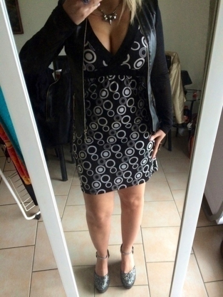 Robe noire et blanche NAF NAF taille M acheter vendre