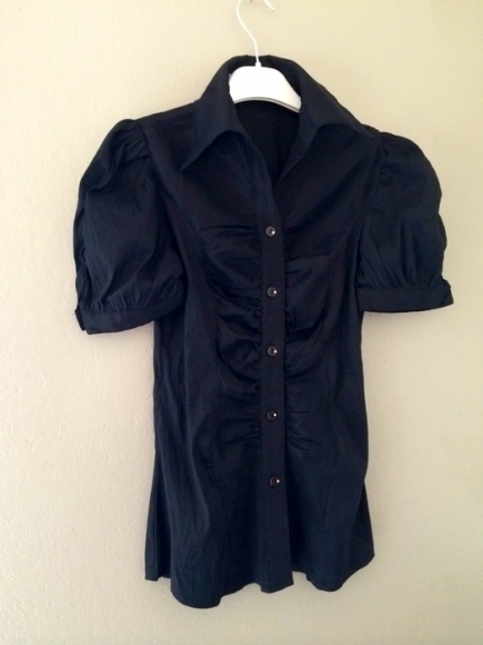 Chemisier noir manches courtes taille 1 acheter vendre