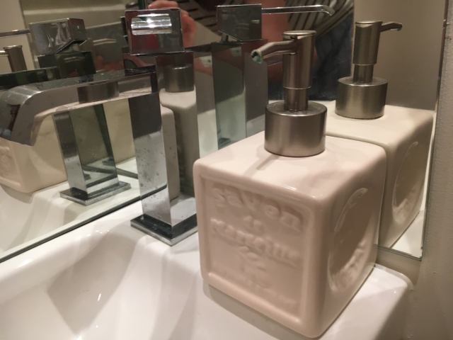 Distributeur de savon cub  acheter vendre