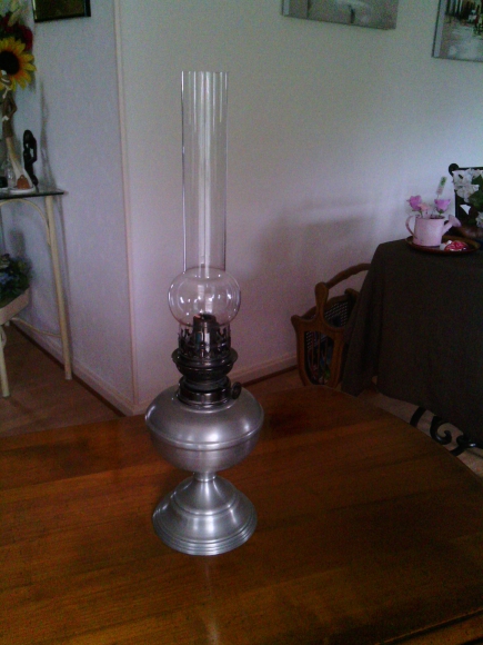 LAMPE A PETROLE EN ETAIN acheter vendre