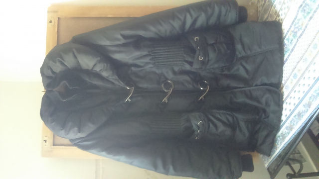 STOPAFFAIREVETEMENTS FEMMES NEUFS/TBE 38/44-CHAUSSURES TAILLE 39. SACS A MAINS GUES... acheter vendre