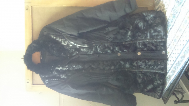 STOPAFFAIREVETEMENTS FEMMES NEUFS/TBE 38/44-CHAUSSURES TAILLE 39. SACS A MAINS GUES... acheter vendre