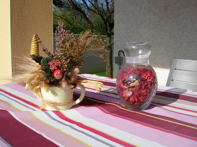  Un arrosoir et un pot en verre  acheter vendre