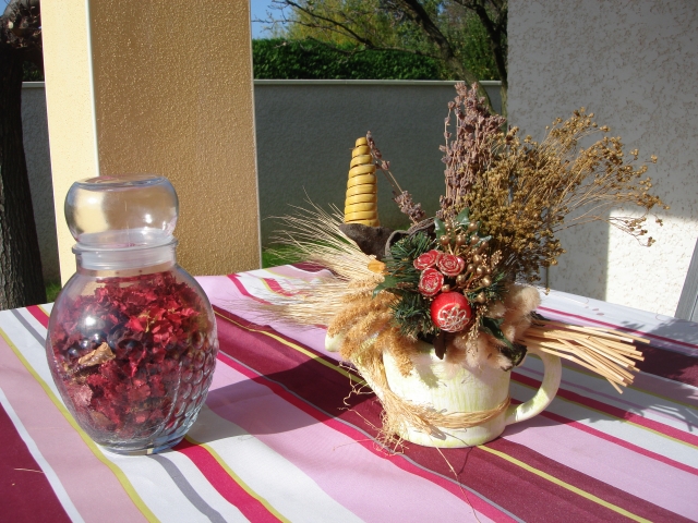  Un arrosoir et un pot en verre  acheter vendre