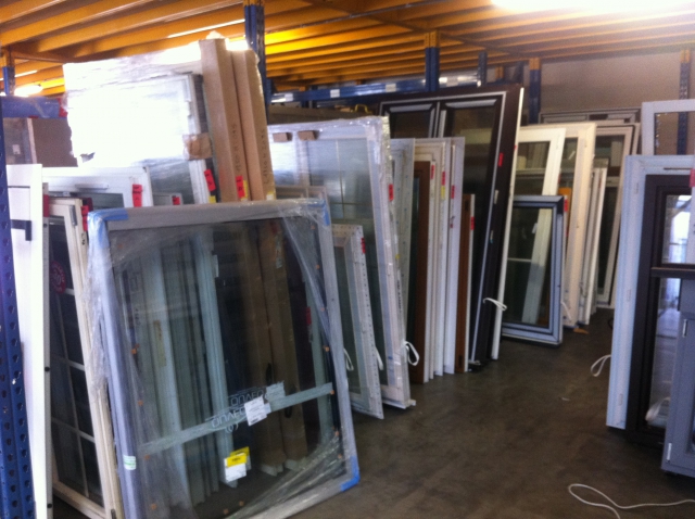 DESTOCKAGE FENETRES VOLETS ROULANTS PORTES D ENTREE acheter vendre