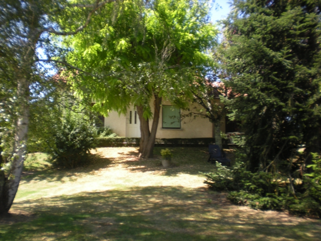 A 6 km de Figeac sur un joli parc de 3900 M maison 4 chambres avec double gararge acheter vendre